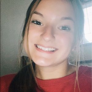 Meet your Posher, Carly